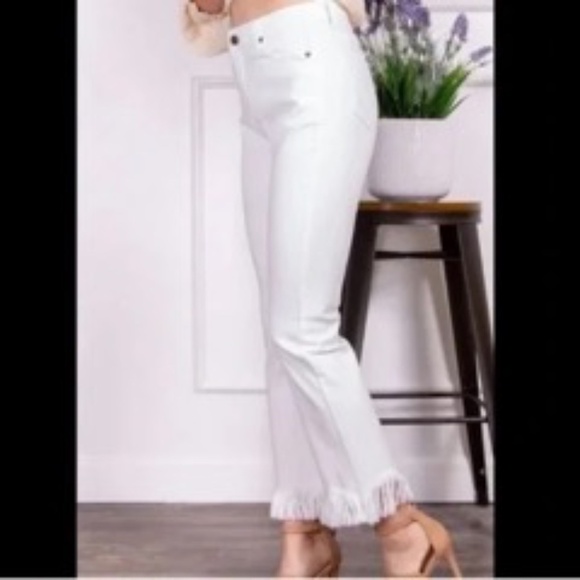 For The Republic Cropped Fit & Flare Frayed Hem Jeans - Picture 1 of 10